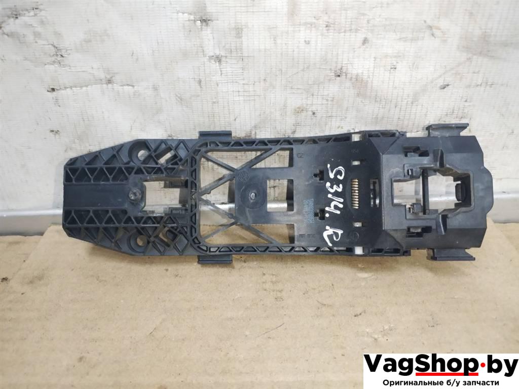 скелет ручки двери передней правой Volkswagen Touareg 2 поколение 2014, 3.6 л., FSI, CGR, бензин, АКПП, синий, внедорожник 5 дв., полный привод, 5N0839885H - фото №1