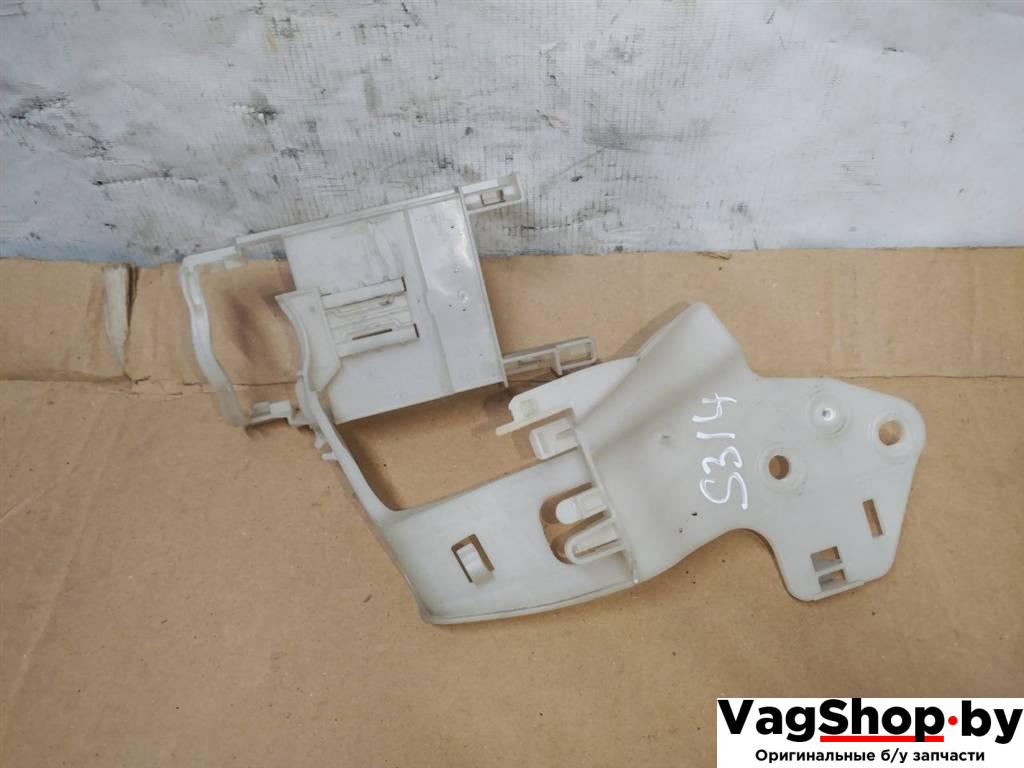 кронштейн (крепление) Volkswagen Touareg 2 поколение 2014, 3.6 л., FSI, CGR, бензин, АКПП, синий, внедорожник 5 дв., полный привод, 7P0837867A - фото №1