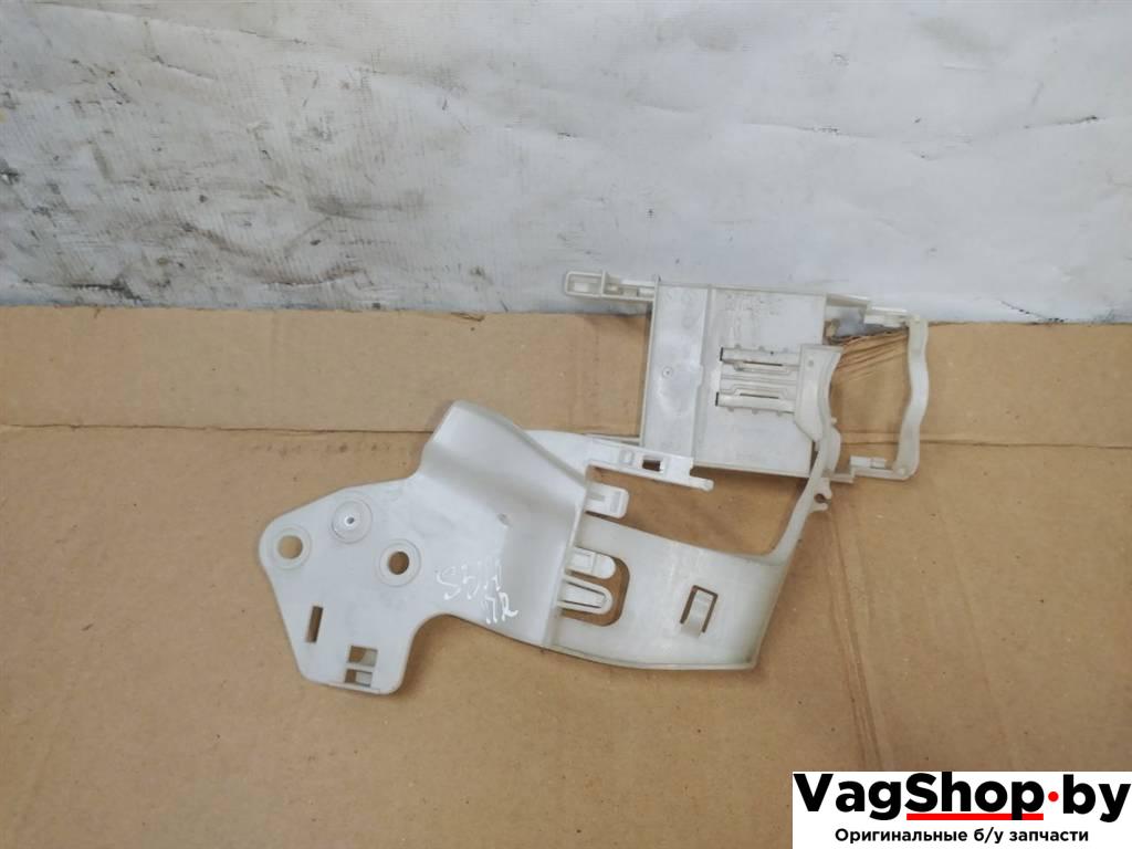 кронштейн (крепление) Volkswagen Touareg 2 поколение 2014, 3.6 л., FSI, CGR, бензин, АКПП, синий, внедорожник 5 дв., полный привод, 7P0837868A - фото №1