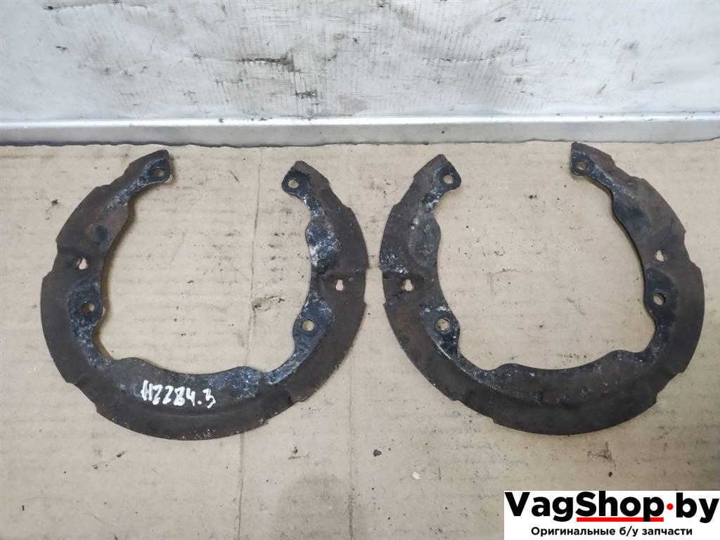 защитный кожух тормозного механизма BMW X5 E70 2008, 3.5 л., TDi, 306D5, дизель, АКПП, серый, внедорожник 5 дв., полный привод, правый руль - фото №1