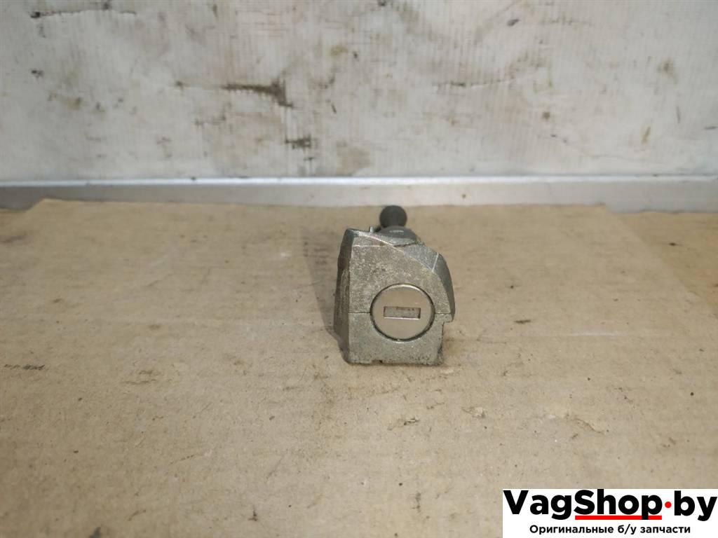 личинка дверного замка Volkswagen Touareg 2 поколение 2014, 3.6 л., FSI, CGR, бензин, АКПП, синий, внедорожник 5 дв., полный привод, 7P6837167 - фото №1