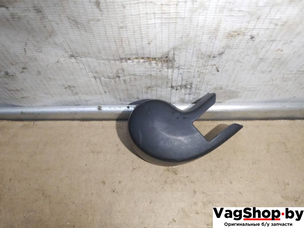 крышка поводка стеклоочистителя Volkswagen Touareg 2 поколение 2014, 3.6 л., FSI, CGR, бензин, АКПП, синий, внедорожник 5 дв., полный привод, 8K9955205 - фото №1