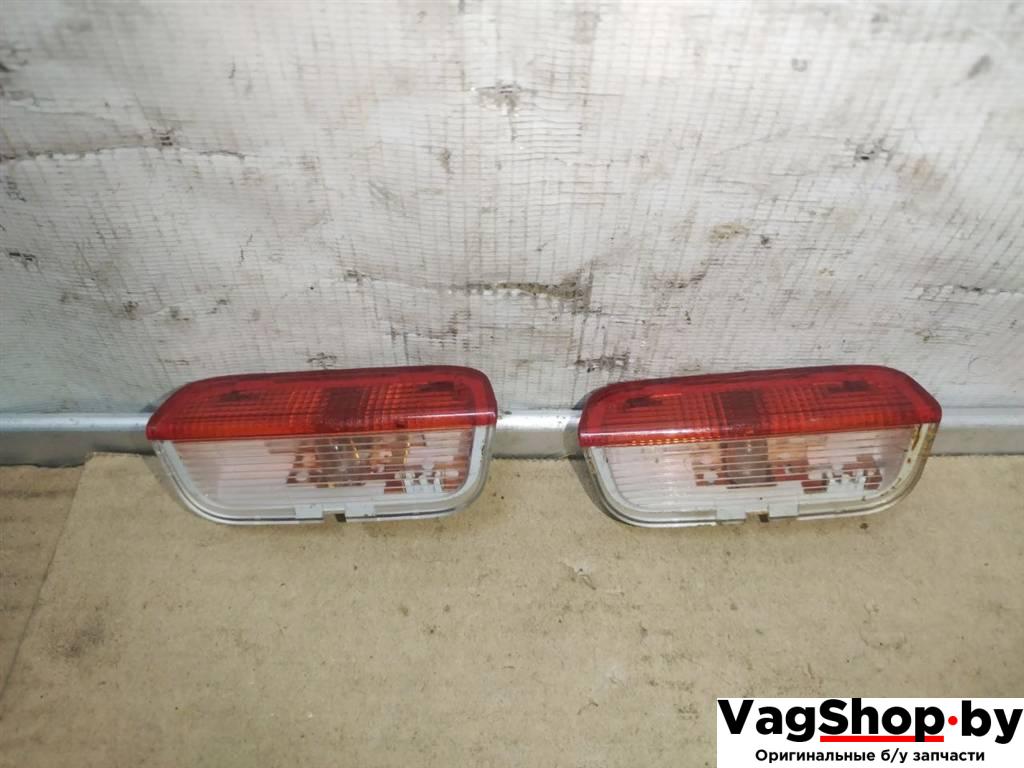 фонарь салона (плафон) Volkswagen Touareg 2 поколение 2014, 3.6 л., FSI, CGR, бензин, АКПП, синий, внедорожник 5 дв., полный привод, 1K0947411C - фото №1