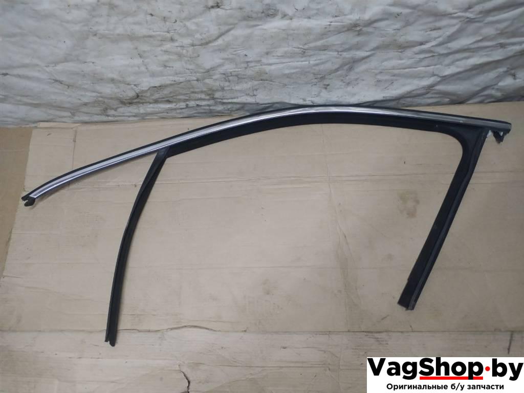 направляющая стекла Volkswagen Touareg 2 поколение 2014, 3.6 л., FSI, CGR, бензин, АКПП, синий, внедорожник 5 дв., полный привод, 7P0837431H - фото №1