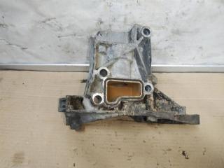 кронштейн гидроусилителя Volkswagen Touareg 1 поколение [рестайлинг] 2009, 3.0 л., TDi, BKS, дизель, АКПП, серый, внедорожник 5 дв., полный привод, 059145169AD