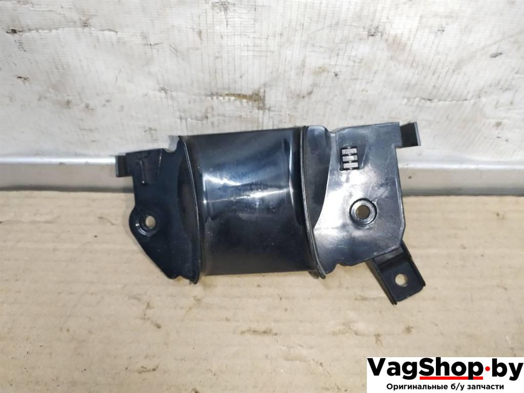 кронштейн (крепление) Audi A7 1 4G 2012, 3.0 л., TDi, CLA, дизель, АКПП, белый, хетчбэк 5 дв., полный привод, правый руль, 4G8857782 - фото №1