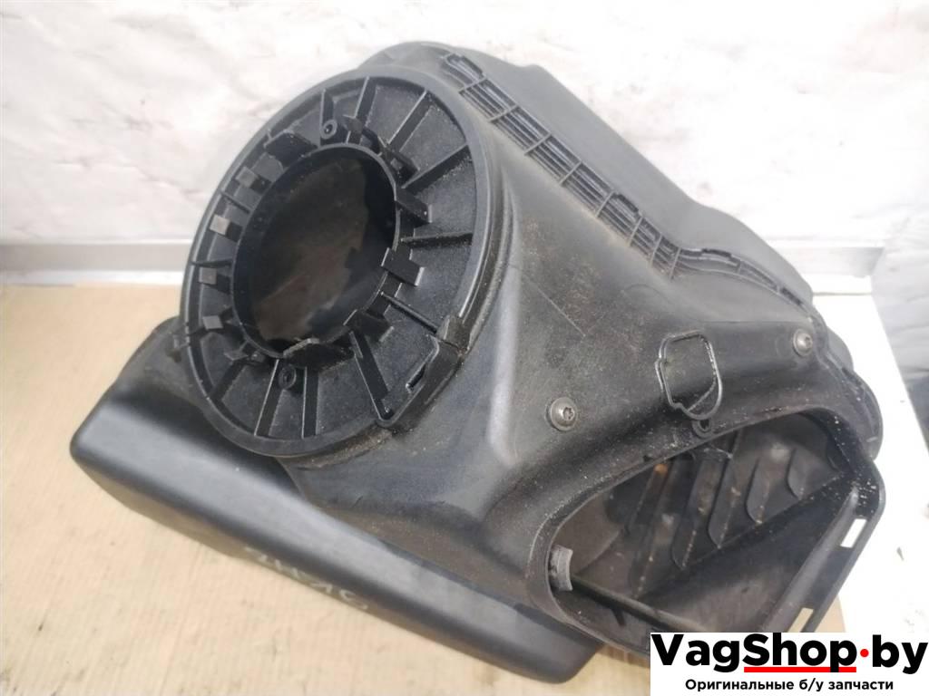 корпус воздушного фильтра Audi A7 1 4G 2012, 3.0 л., TDi, CLA, дизель, АКПП, белый, хетчбэк 5 дв., полный привод, правый руль, 4G0133838E, 4G0133843 - фото №1