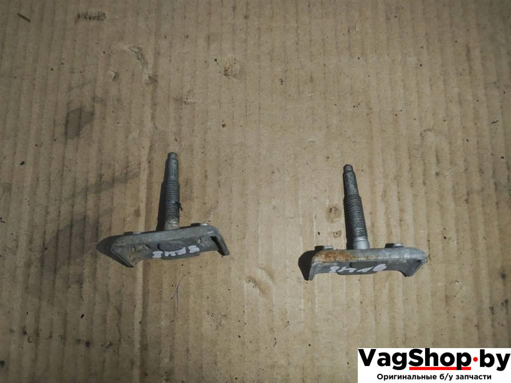 Крепление бампера заднего Audi A7 1 4G 2012, 3.0 л., TDi, CLA, дизель, АКПП, белый, хетчбэк 5 дв., полный привод, правый руль, 8K0807739 - фото №1