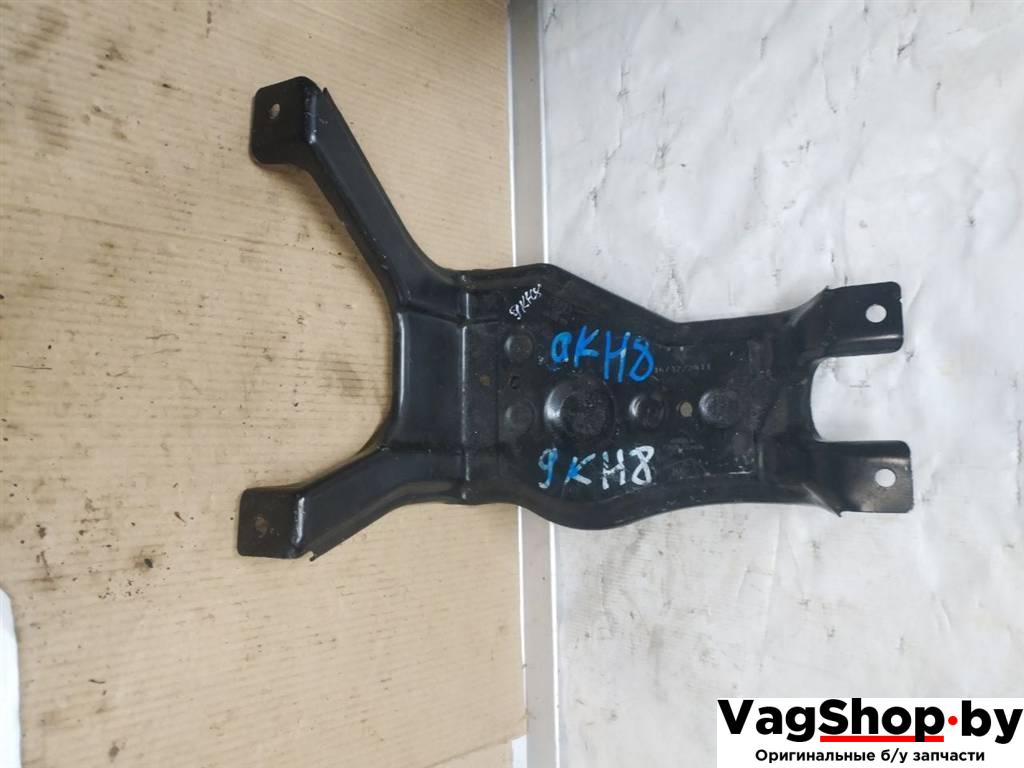 крепление запаски Audi A7 1 4G 2012, 3.0 л., TDi, CLA, дизель, АКПП, белый, хетчбэк 5 дв., полный привод, правый руль, 4G0802715 - фото №1