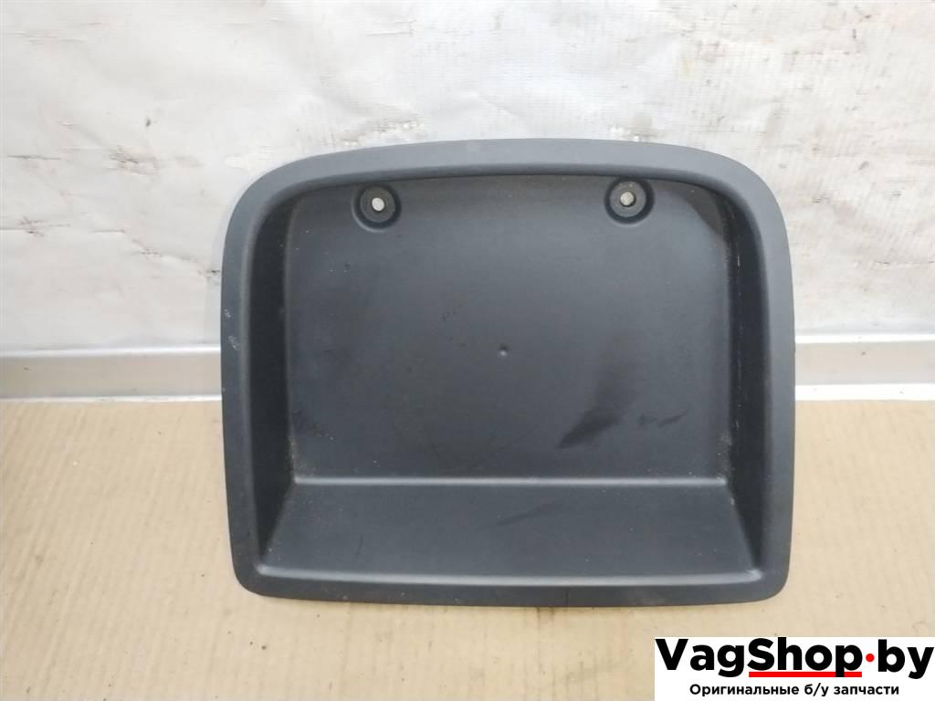 бардачок Volkswagen Golf Plus 2 поколение 2010, 1.6 л., TDi, CAY, дизель, АКПП, красный, хетчбэк 5 дв., передний привод, 5M0857922A, 5M0857924 - фото №1