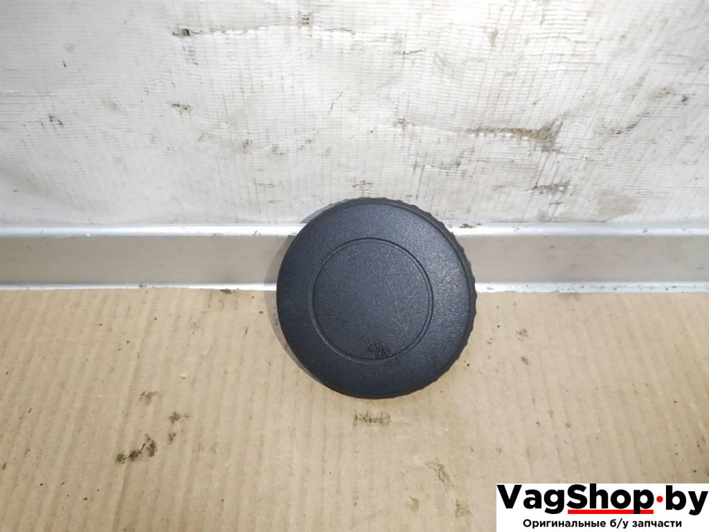 Ручка регулировки спинки сиденья Volkswagen Golf Plus 2 поколение 2010, 1.6 л., TDi, CAY, дизель, АКПП, красный, хетчбэк 5 дв., передний привод, 1K0881673A - фото №1