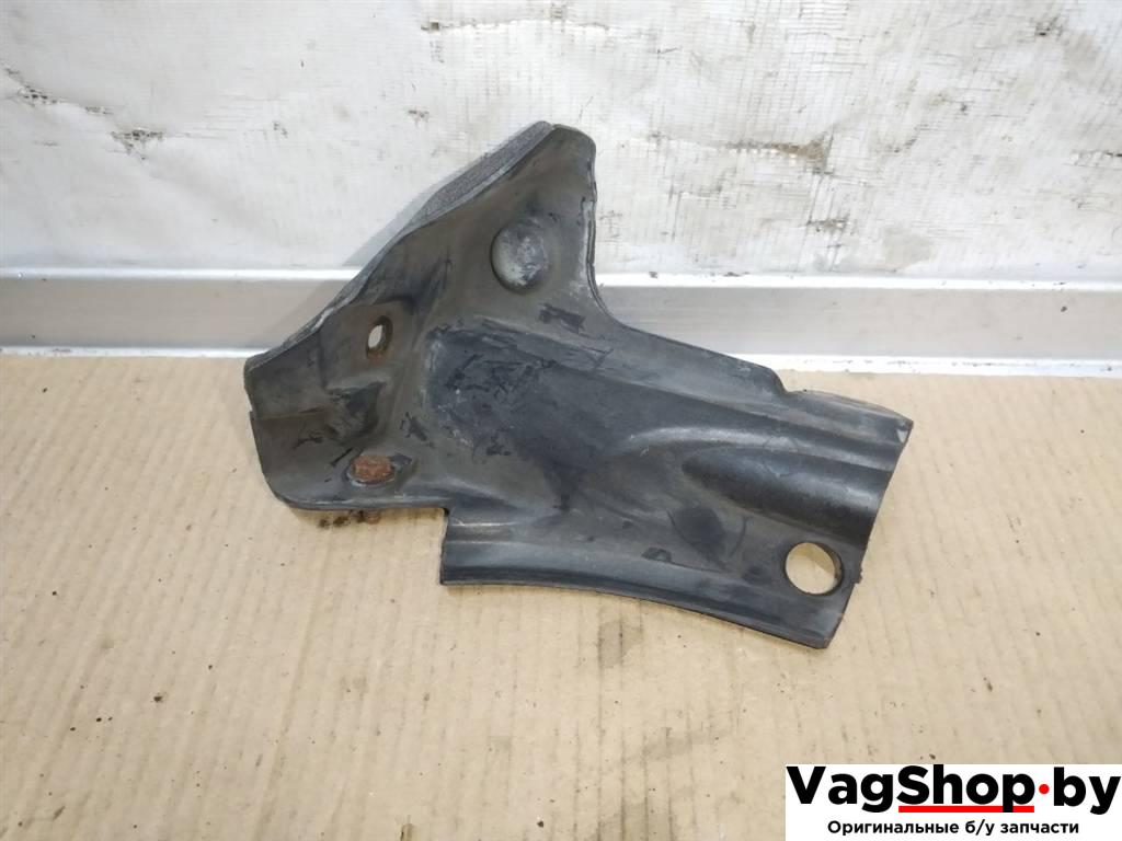 заглушка Volkswagen Golf Plus 2 поколение 2010, 1.6 л., TDi, CAY, дизель, АКПП, красный, хетчбэк 5 дв., передний привод, 5M0823602B - фото №1