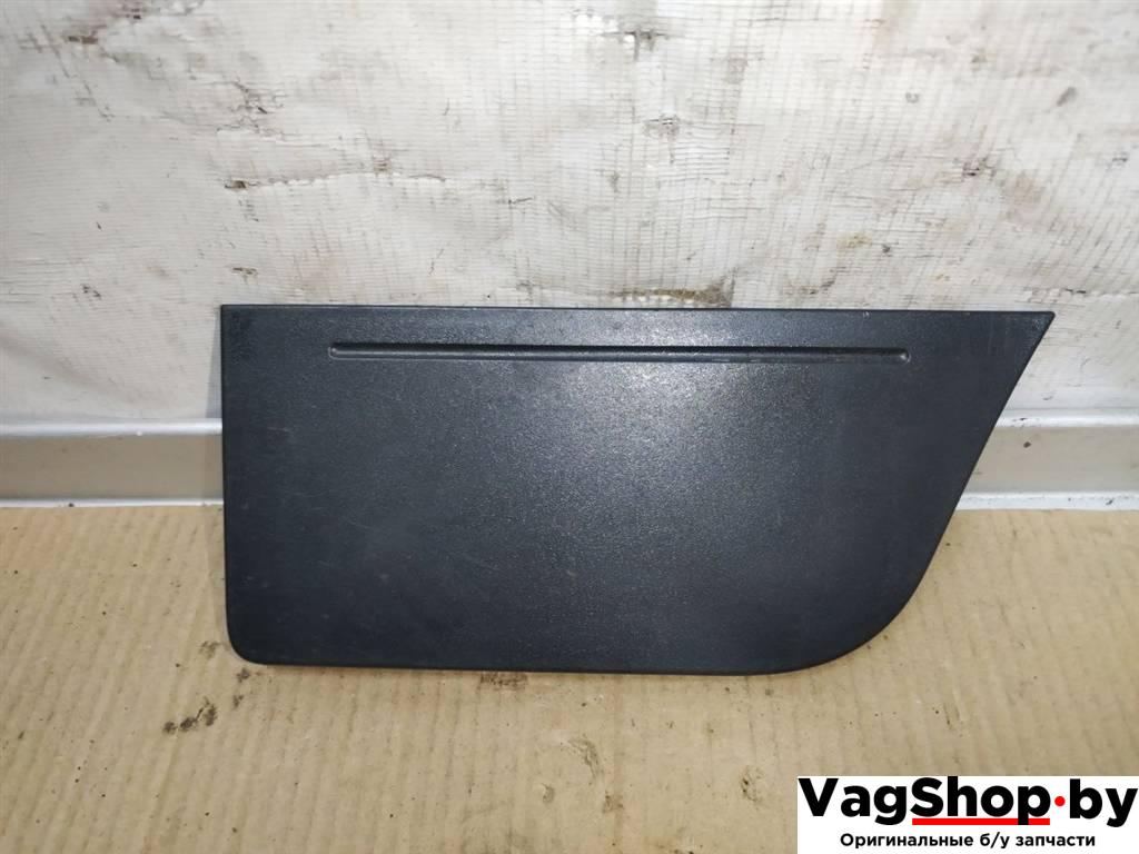 заглушка Volkswagen Golf Plus 2 поколение 2010, 1.6 л., TDi, CAY, дизель, АКПП, красный, хетчбэк 5 дв., передний привод, 5M0867461 - фото №1