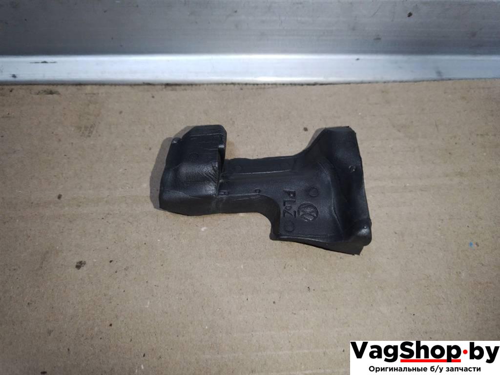 уплотнитель двери Volkswagen Golf Plus 1 поколение 2007, 1.9 л., TDi, BLS, дизель, МКПП, сине-зеленый хамелеон, хетчбэк 5 дв., передний привод, 5M0868760E - фото №1