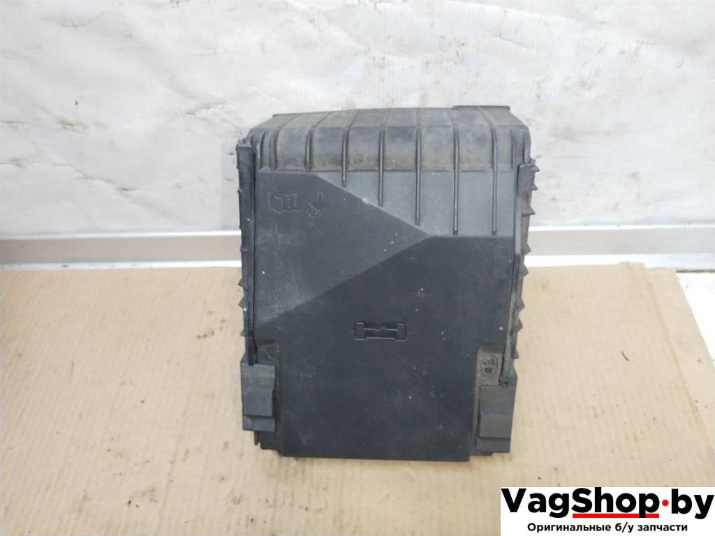 крышка блока предохранителей Volkswagen Golf Plus 2 поколение 2010, 1.6 л., TDi, CAY, дизель, АКПП, красный, хетчбэк 5 дв., передний привод, 1K0937132F - фото №1