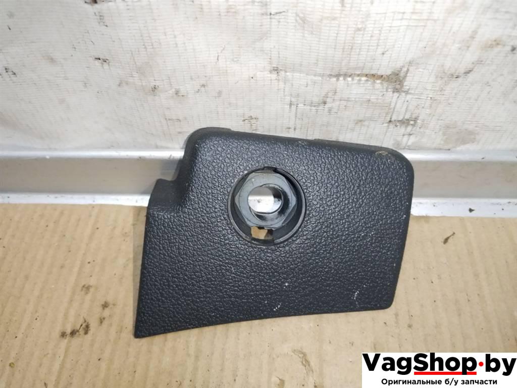 накладка декоративная Volkswagen Golf Plus 2 поколение 2010, 1.6 л., TDi, CAY, дизель, АКПП, красный, хетчбэк 5 дв., передний привод, 5M0885246A - фото №1