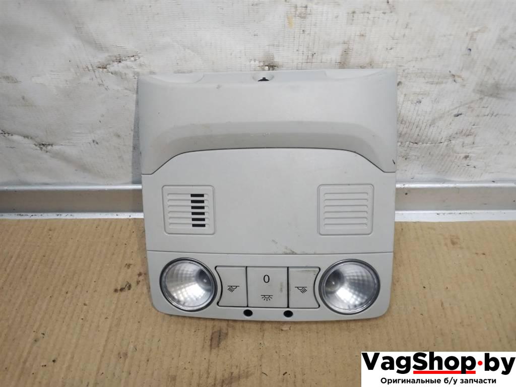 фонарь салона (плафон) Volkswagen Golf Plus 2 поколение 2010, 1.6 л., TDi, CAY, дизель, АКПП, красный, хетчбэк 5 дв., передний привод, 1K8947105N - фото №1