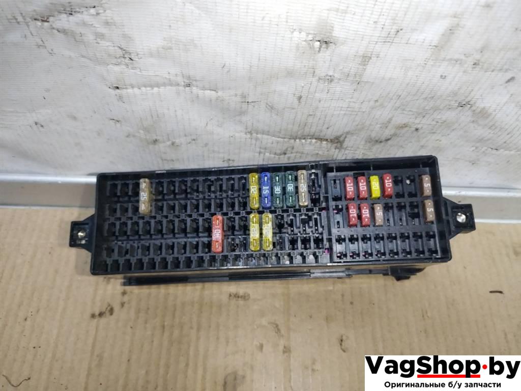 блок предохранителей Volkswagen Golf Plus 2 поколение 2010, 1.6 л., TDi, CAY, дизель, АКПП, красный, хетчбэк 5 дв., передний привод, 6R0937615A - фото №1