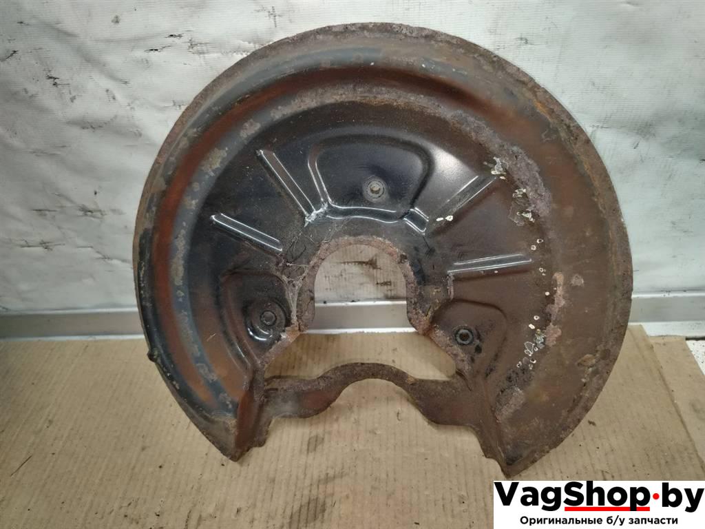 защитный кожух тормозного механизма Volkswagen Golf Plus 2 поколение 2010, 1.6 л., TDi, CAY, дизель, АКПП, красный, хетчбэк 5 дв., передний привод, 1K0615611AB - фото №1