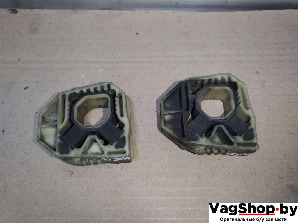 крепление кассеты радиаторов Volkswagen Sharan 2 поколение 2011, 2.0 л., TDi, CFF, дизель, МКПП, черный, минивэн, передний привод, 1Z0121367B - фото №1