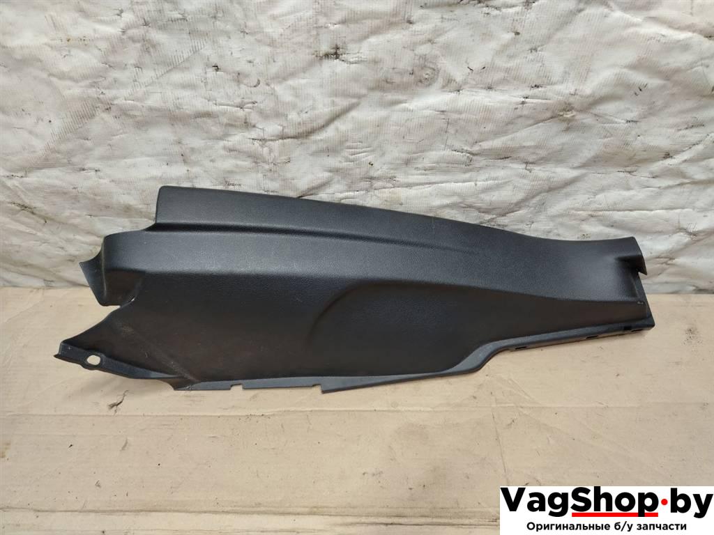 обшивка стойки задней правой Volkswagen Golf Plus 2 поколение 2010, 1.6 л., TDi, CAY, дизель, АКПП, красный, хетчбэк 5 дв., передний привод, 5M0867766H - фото №1