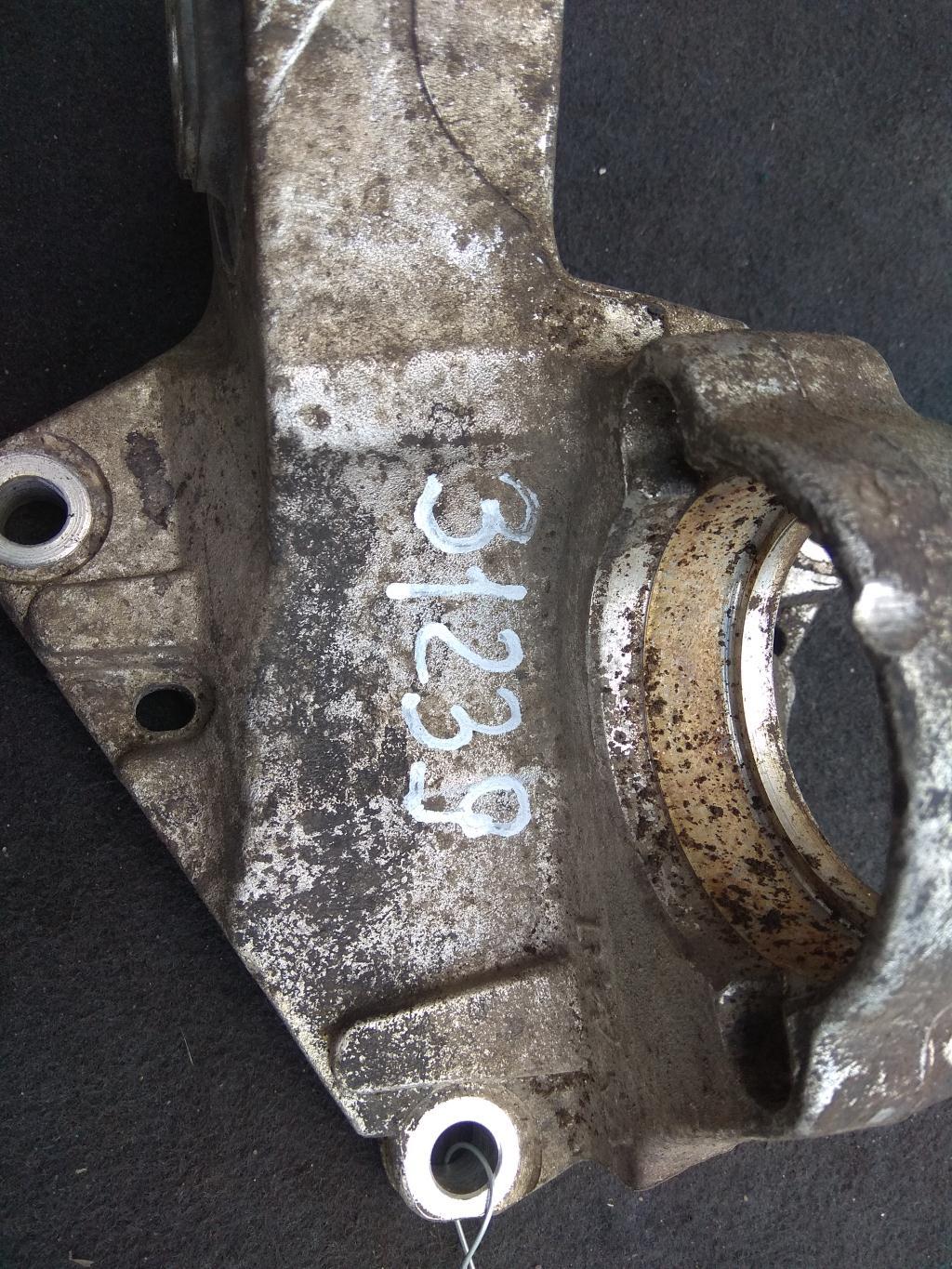 кронштейн полуоси Peugeot 407 1 поколение 2007, 2.0 л., HDi, дизель, седан, 9630604180, DW10BTED4, . - фото №1