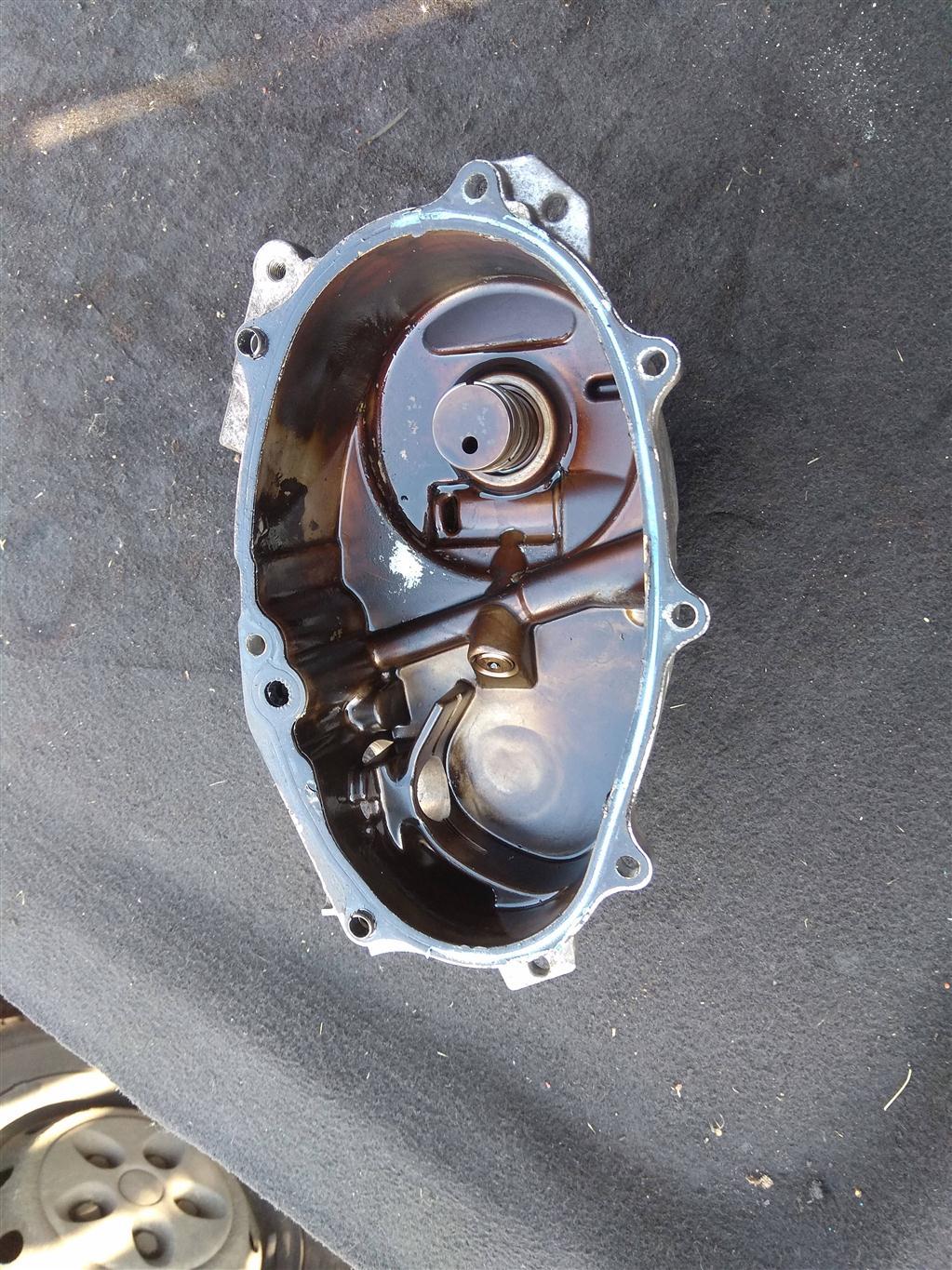 крышка распредвала Audi A4 B7 2006, 2.0 л., бензин, седан, BPG, BPY, 06F103530E, BPJ, BWE, AXX, BWA, BGB, BYK, BWL, . - фото №1