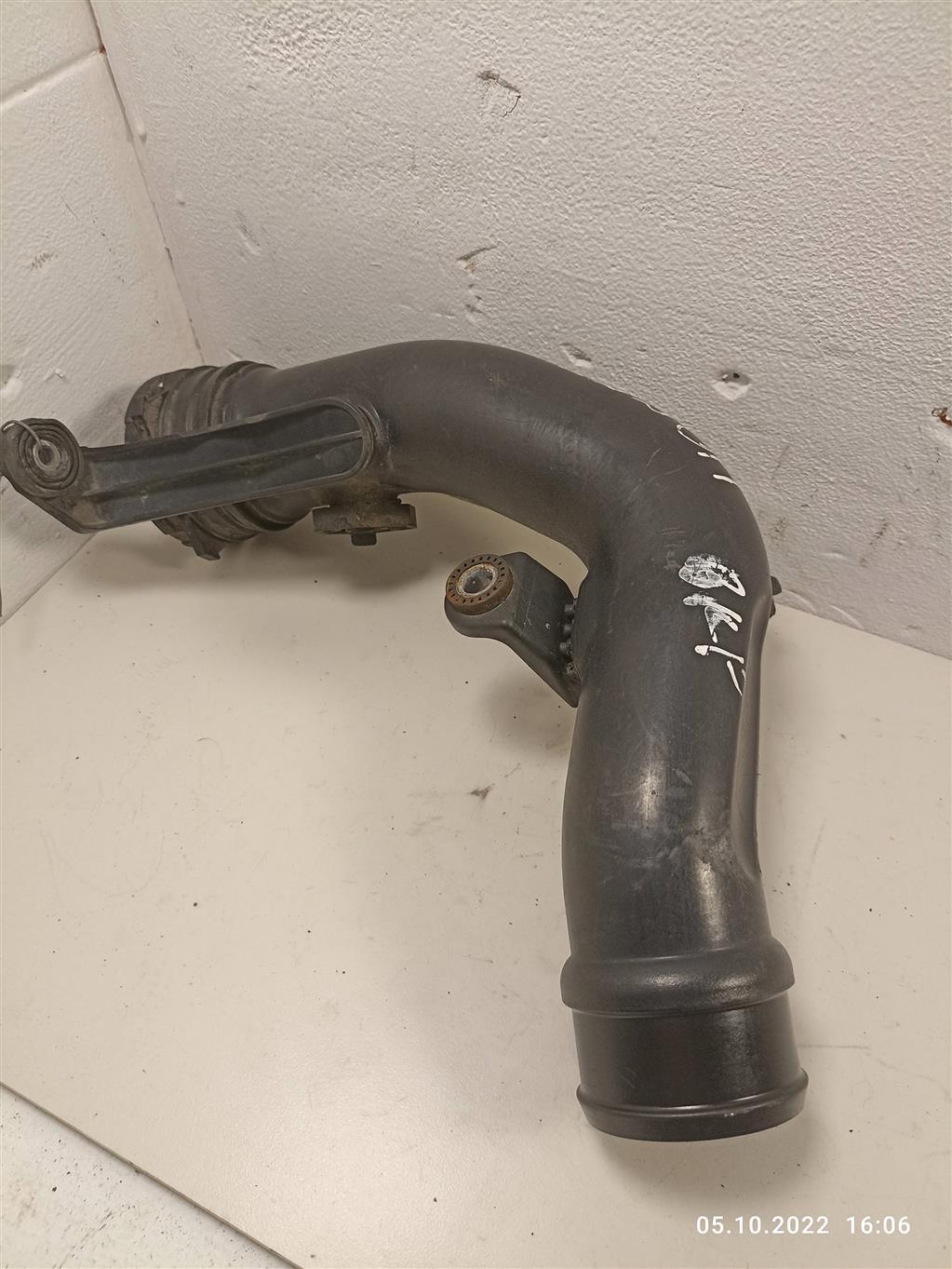 патрубок (трубопровод, шланг) Volkswagen Jetta 5 поколение 2006, 2.0 л., TFSI, бензин, седан, 3C0145770H, 3C0145770C, . - фото №1