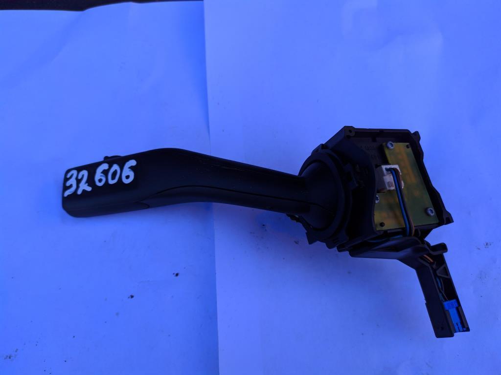 переключатель подрулевой (стрекоза) Volkswagen Caddy 3 поколение 2006, 2.0 л., TDi, дизель, фургон, 1K0953519B, 8P095513, 1K0953519, 1K0959653D, 1K5653503CN, . - фото №1