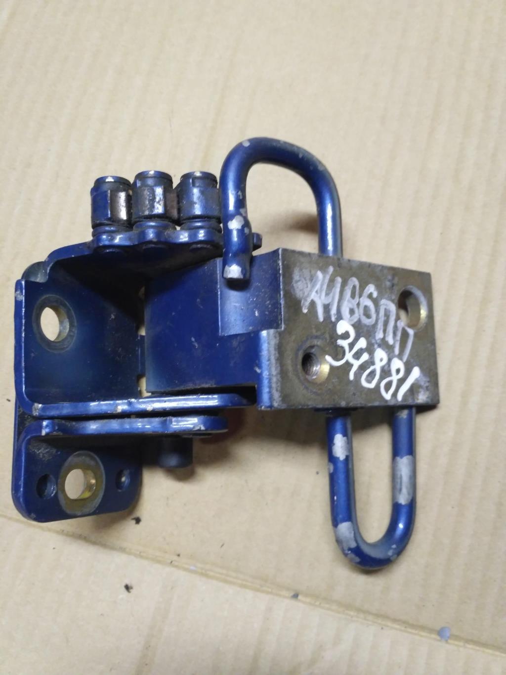 петля двери Audi A4 B6 2003, 1.9 л., TDi, дизель, седан, 8E0831412, 8E0831412B, 8E0831412E, . - фото №1