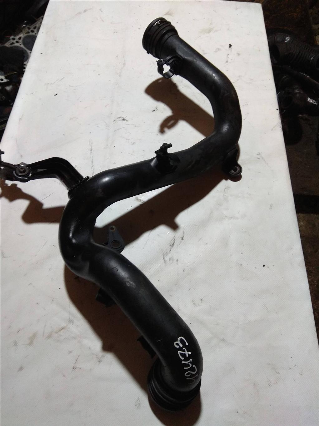 патрубок (трубопровод, шланг) Volkswagen Passat B6 2007, 2.0 л., TDi, дизель, седан, 1K0145770B, BMP, BXE, BLS, BMR, BKP, BMA, BUZ, 1K0145762BP, 1K0145762CR, 1K0145762AT - фото №1