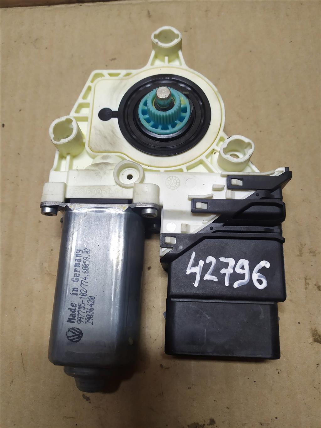 моторчик стеклоподъемника задний правый Volkswagen Passat B6 2006, 2.0 л., бензин, седан, 1K0959704Q, . - фото №1