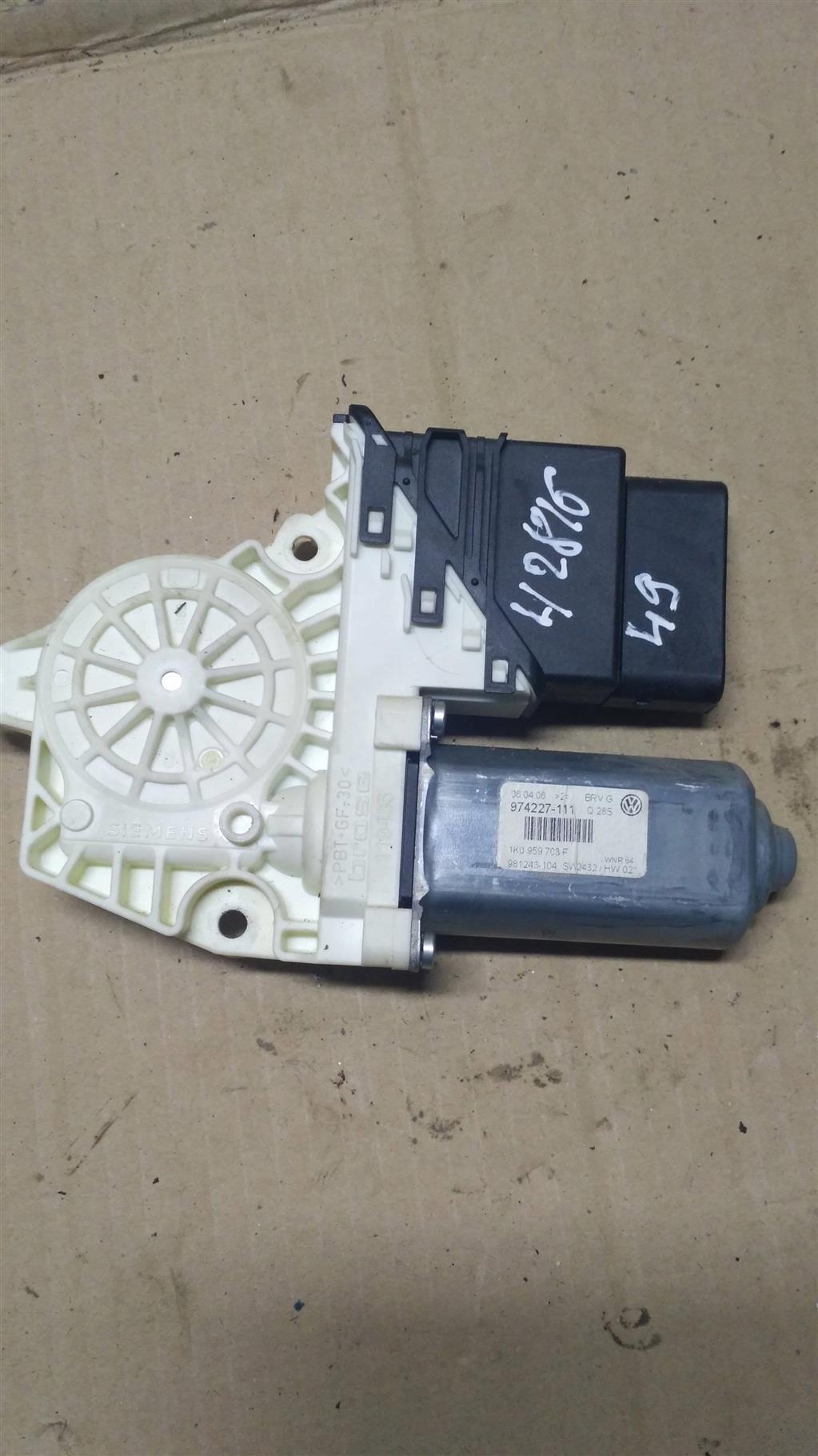моторчик стеклоподъемника задний левый Volkswagen Passat B6 2006, 2.0 л., бензин, седан, 1K0959703F, . - фото №1