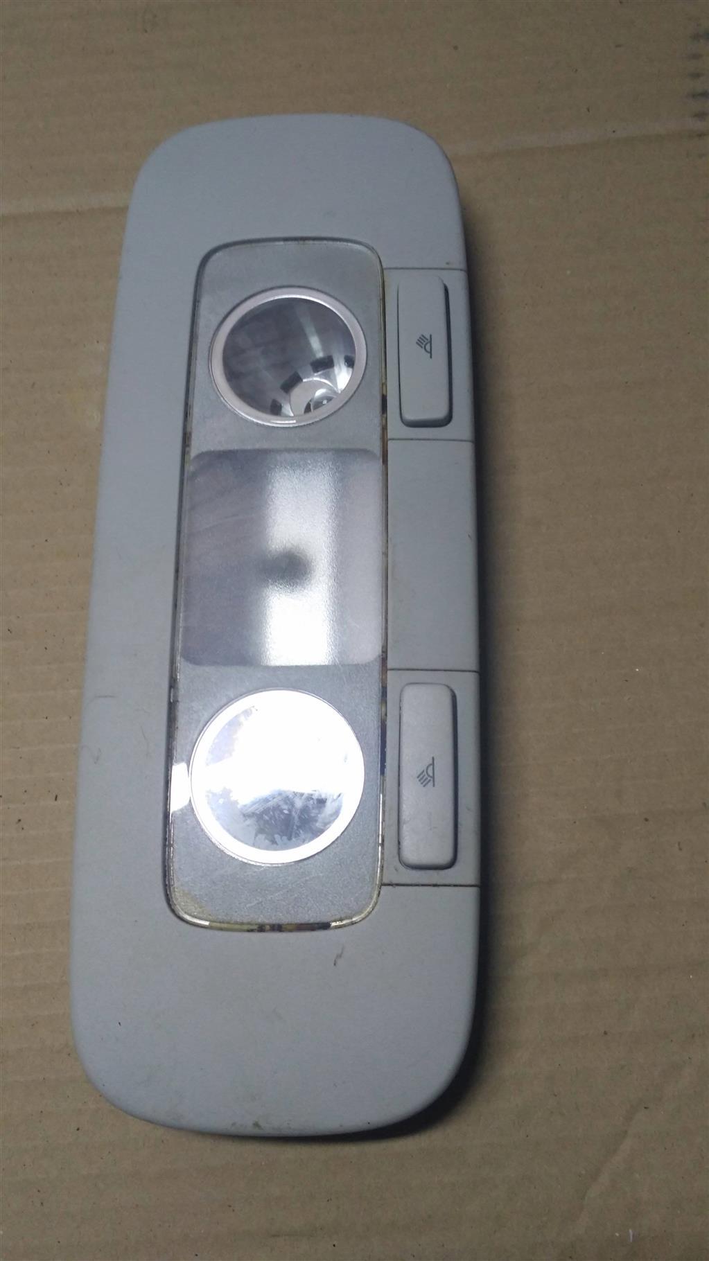 фонарь салона (плафон) Volkswagen Jetta 5 поколение 2008, 2.0 л., TDi, дизель, седан, 3C0947291D, . - фото №1
