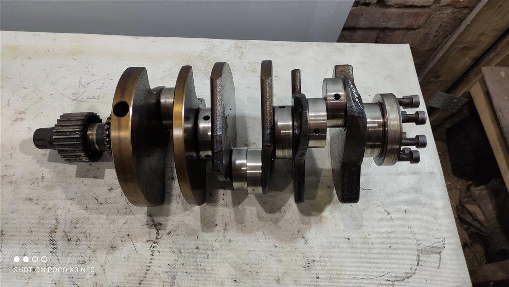 коленвал Audi A6 4F/C6 2005, 3.0 л., бензин, седан, ASN, BBJ, 06C105019C, AVK - фото №1