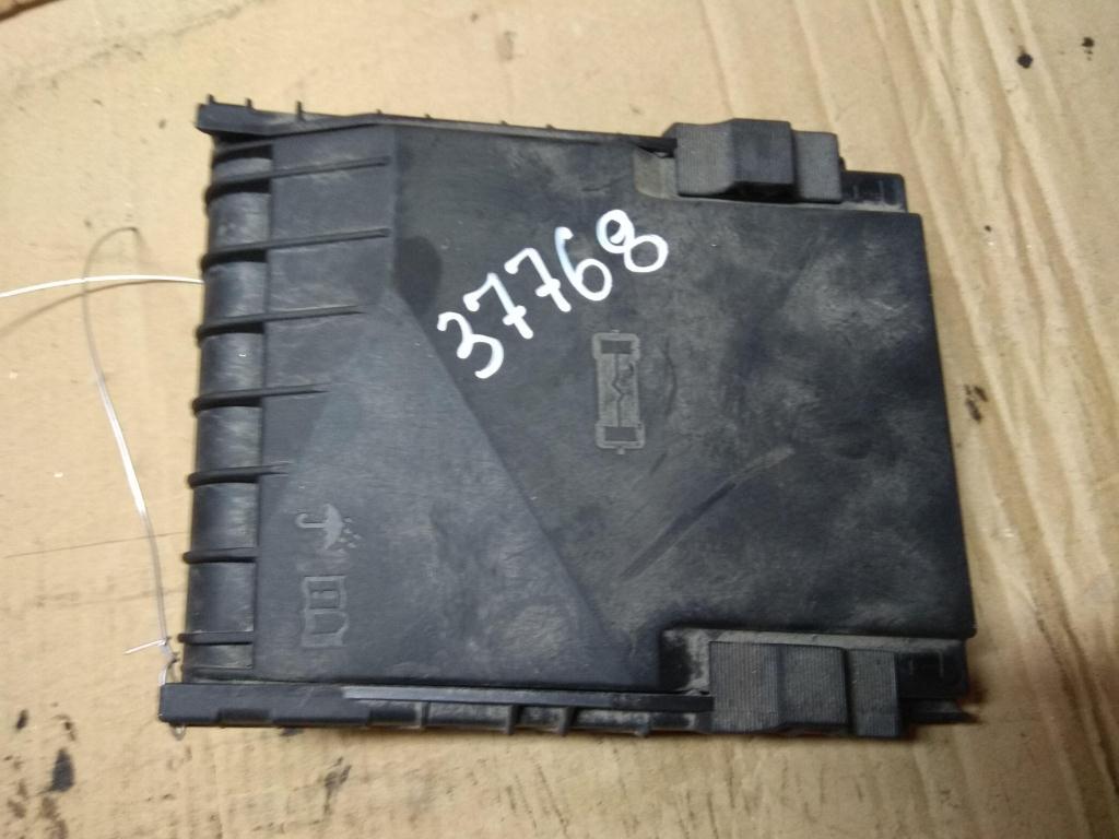 крышка блока предохранителей Volkswagen Passat B7 2011, 2.0 л., TDi, дизель, универсал, 1K0937132G, 1K0937132F, . - фото №1