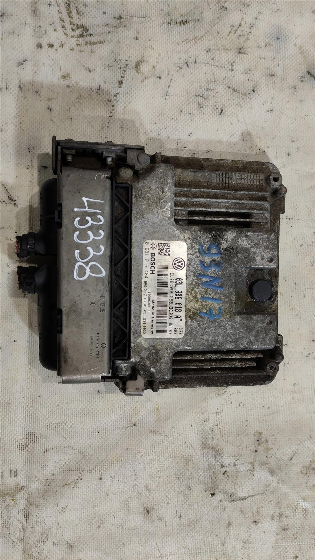 блок управления двигателем Volkswagen Jetta 6 поколение 2012, 2.0 л., TDi, дизель, седан, 03L906018AT, CFFB, CFHC, . - фото №1