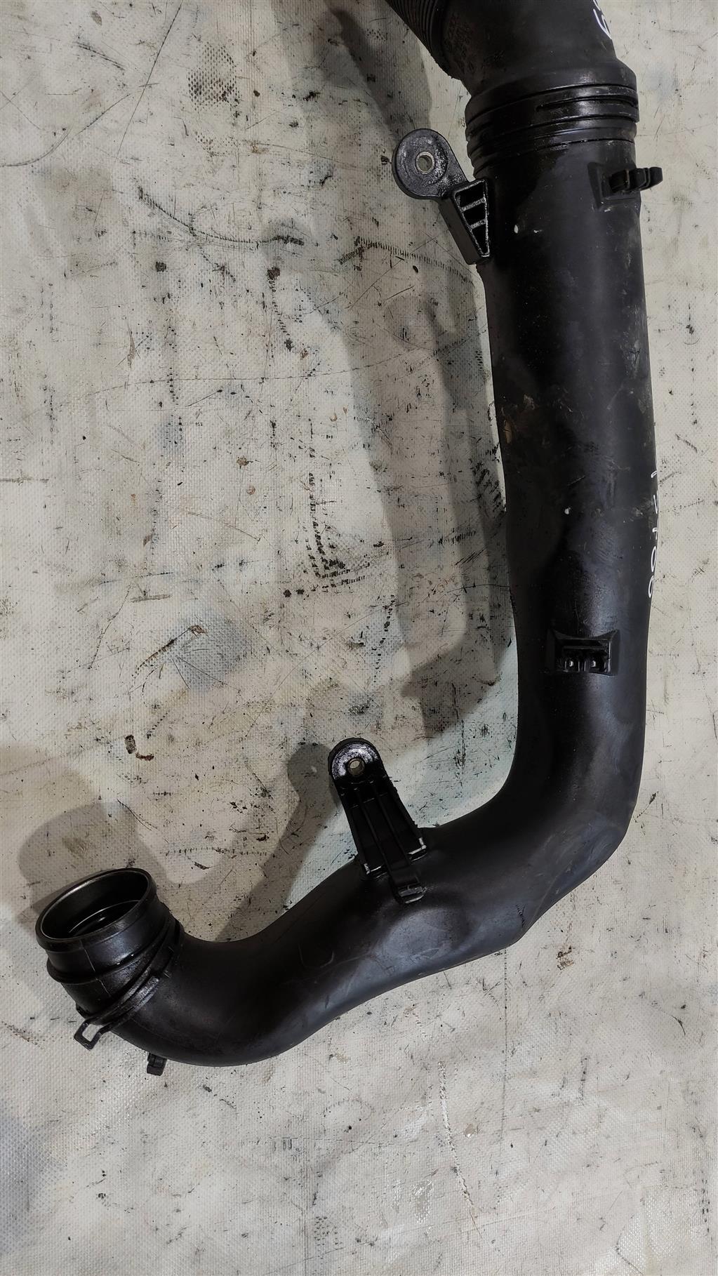 патрубок (трубопровод, шланг) Volkswagen Passat B6 2006, 2.0 л., TDi, дизель, седан, 1K0129654K, BMP, BKP, BMA, BVE, BWV, 1K0129654AJ, BVD - фото №1