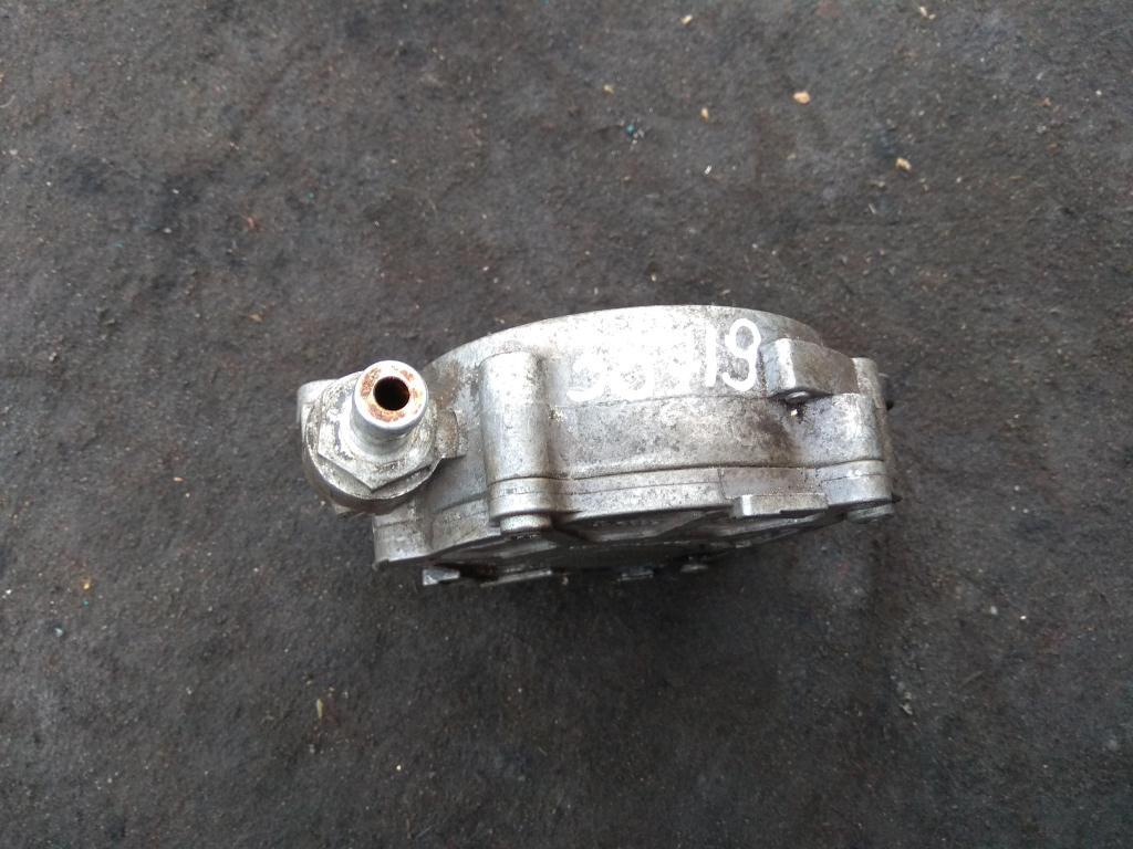 насос вакуумный Audi A6 4G/C7 2013, 2.0 л., TDi, дизель, седан, 03L145100F, 03L145100, CBAA, CBAB, CBDC, CLCA, CFF, CFG, CGLC, CMGB, CFJA, CJAA, CFHC, CBDA, CAYD, CAYE, CEGA, CLJA, CLLB, CJCA - фото №1