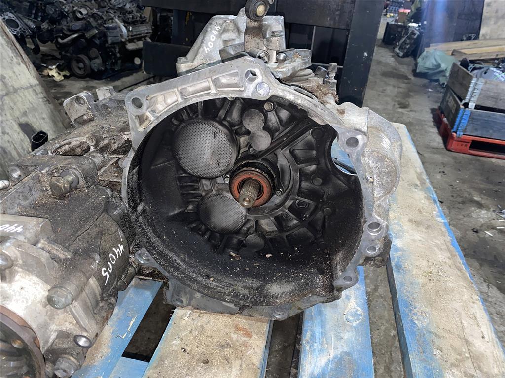 КПП механическая (МКПП) Audi A3 8L 1999, 1.8 л., бензин, хетчбэк 5 дв., APX, DQB, BAM, . - фото №1