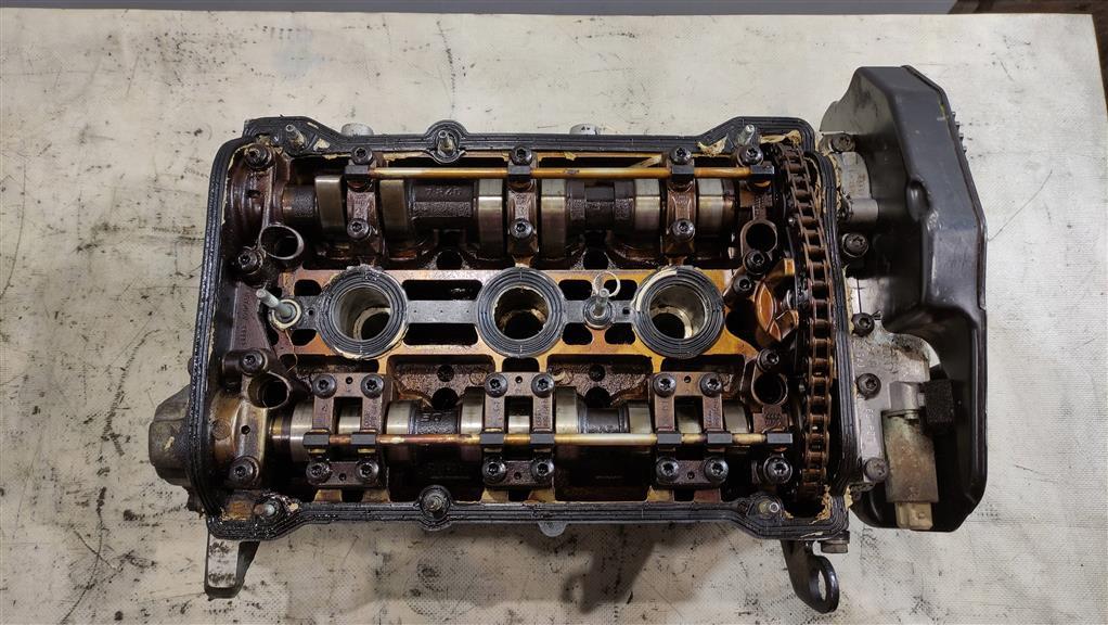 головка блока цилиндров Audi A6 4B/C5 2000, 2.4 л., бензин, седан, APS, AGA, APZ, ., 078103373A - фото №1