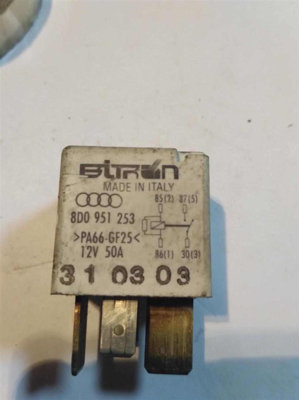 реле (прочие) Audi A6 4F/C6 2006, 1.9 л., TDi, дизель, седан, 8D0951253, 4H0951253, 443951253J, 7M0951253A, . - фото №1