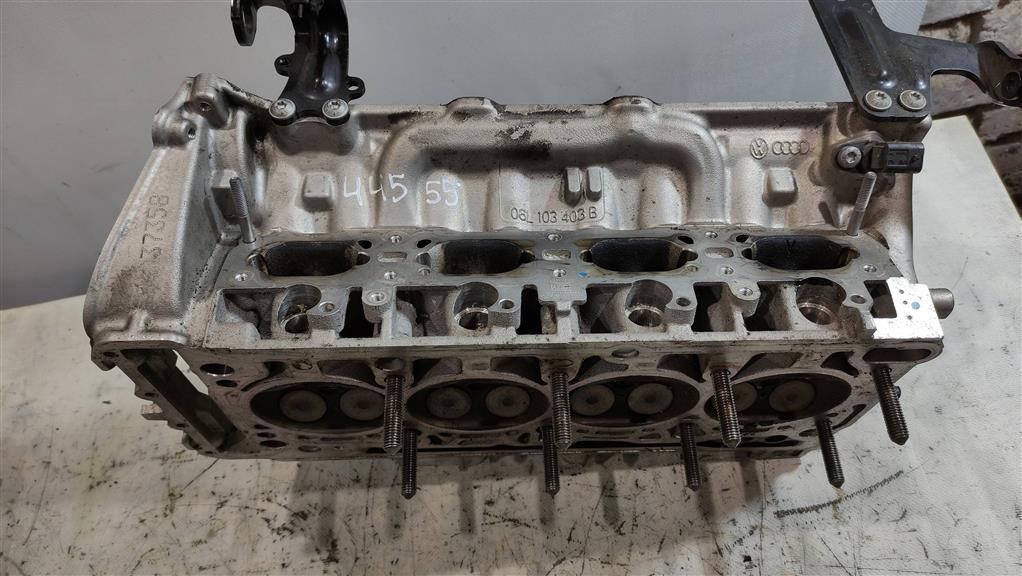 головка блока цилиндров Volkswagen Passat B7 2013, 1.8 л., TFSI, бензин, седан, CPR, 06L103403B, CPK - фото №1