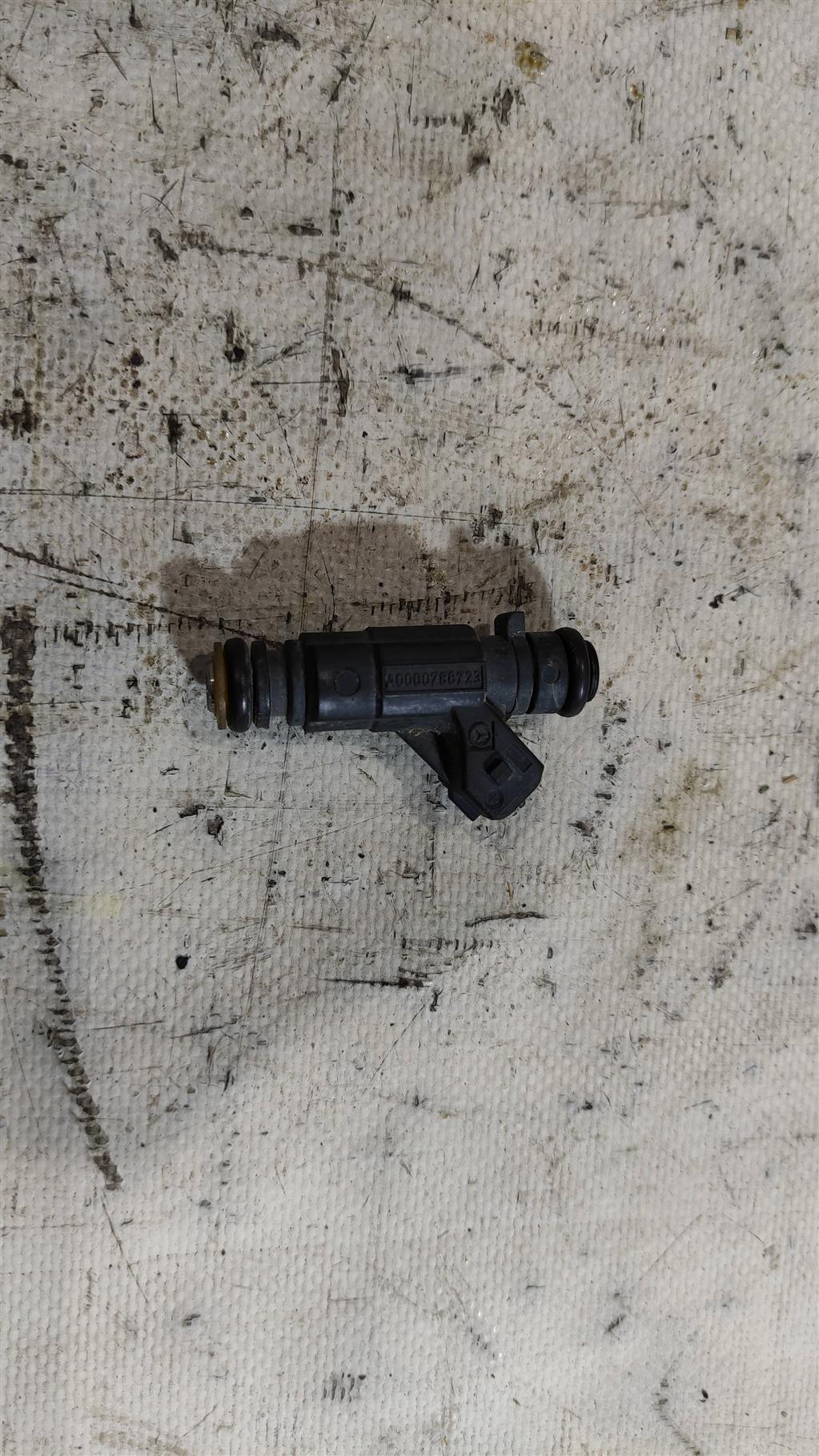 форсунка Mercedes-Benz A-Класс W168 2000, 1.6 л., бензин, хетчбэк 5 дв., 166.960, A0000788723, . - фото №1