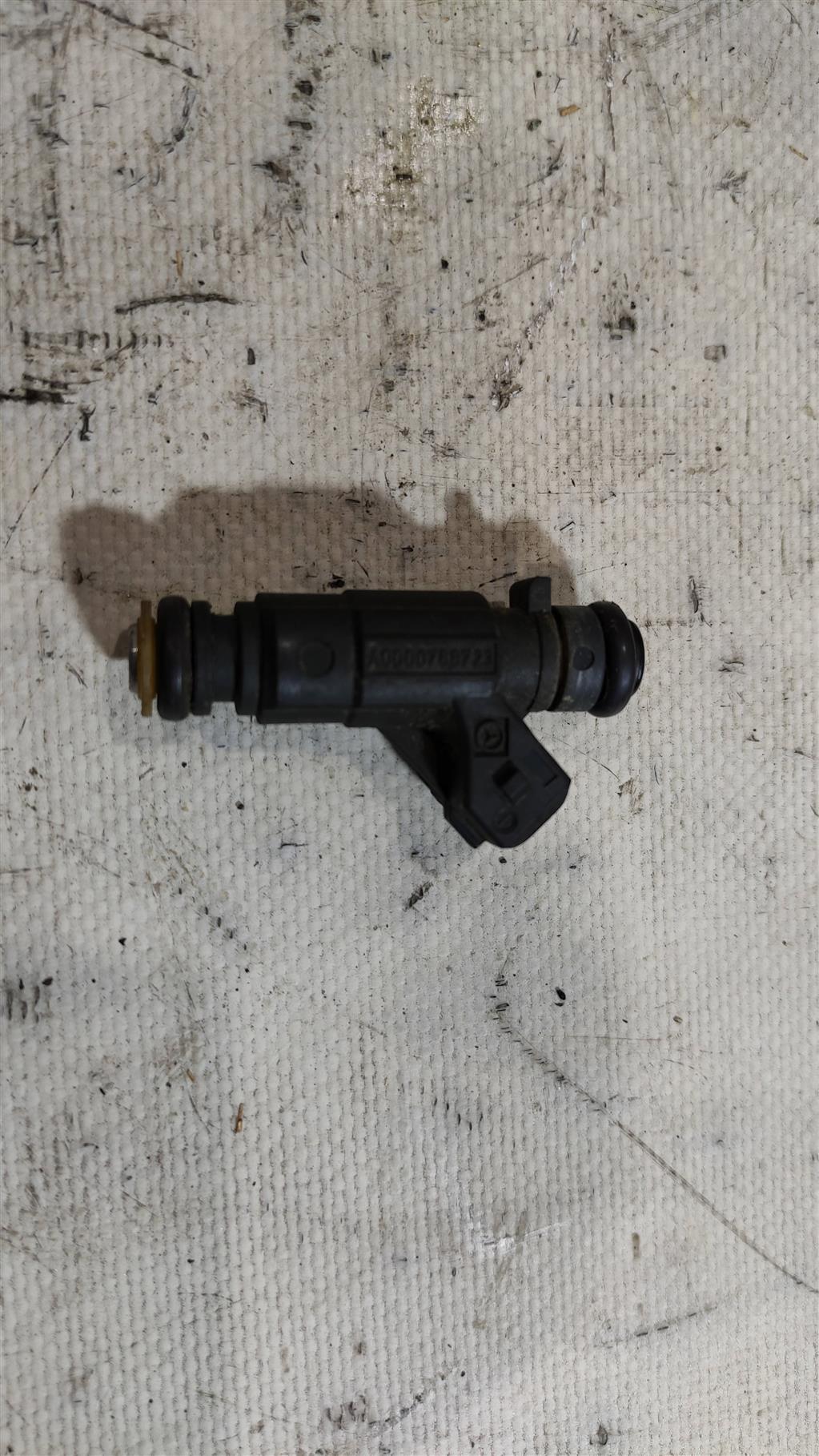 форсунка Mercedes-Benz A-Класс W168 2000, 1.6 л., бензин, хетчбэк 5 дв., 166.960, A0000788723, . - фото №1