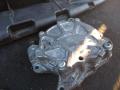 насос вакуумный Volkswagen Golf 7 поколение 2014, 1.6 л., TDi, дизель, хетчбэк 5 дв., 03L145100F, 03L145100, CBAA, CBAB, CBDC, CLCA, CFF, CFG, CGLC, CMGB, CFJA, CJAA, CFHC, CBDA, CAYD, CAYE, CEGA, CLJA, CLLB, CJCA - фото №2