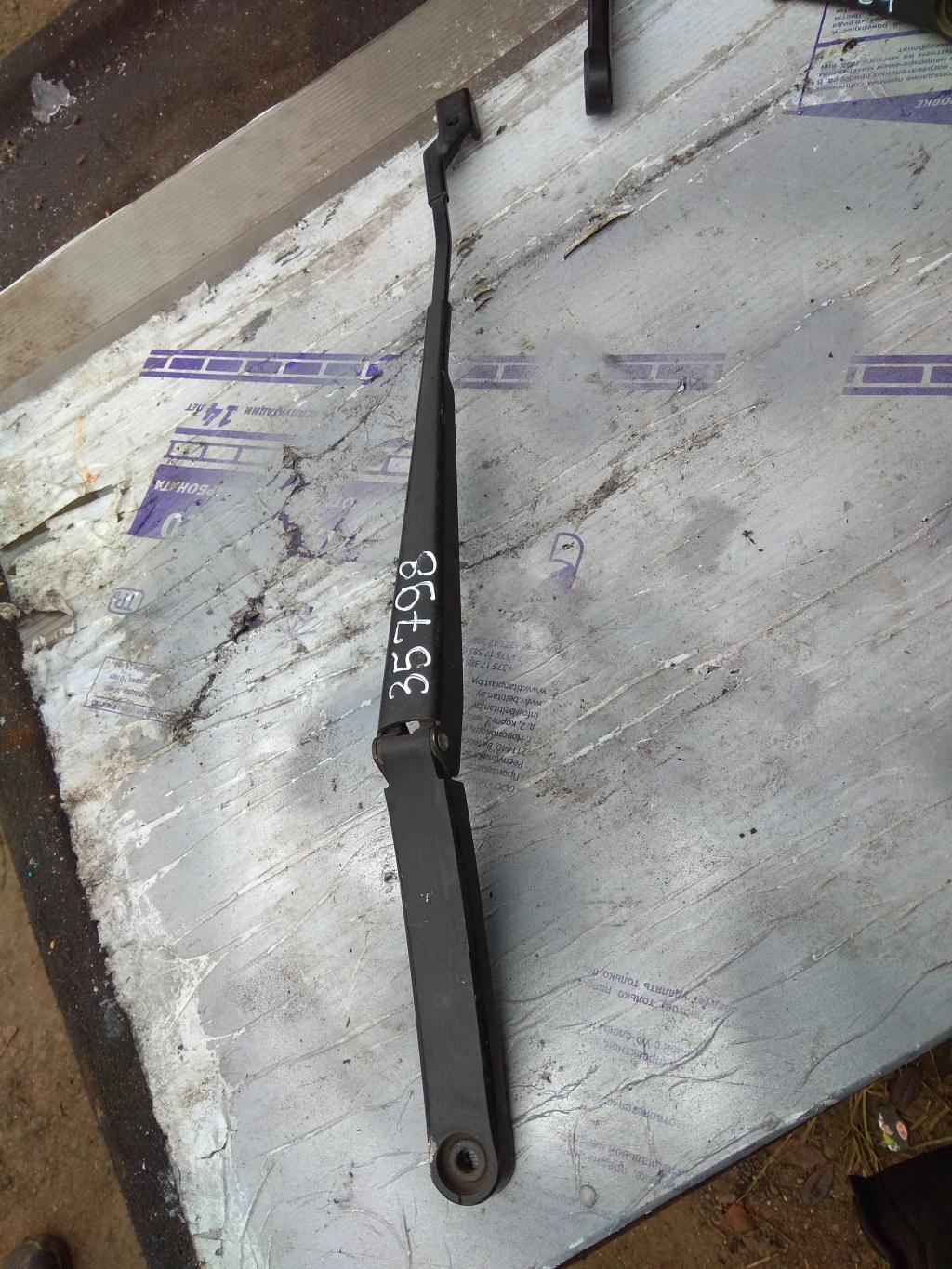 щеткодержатель (поводок стеклоочистителя, дворник) Volkswagen Passat CC 1 поколение 2010, 2.0 л., TFSI, бензин, седан, 3C8955409, . - фото №1