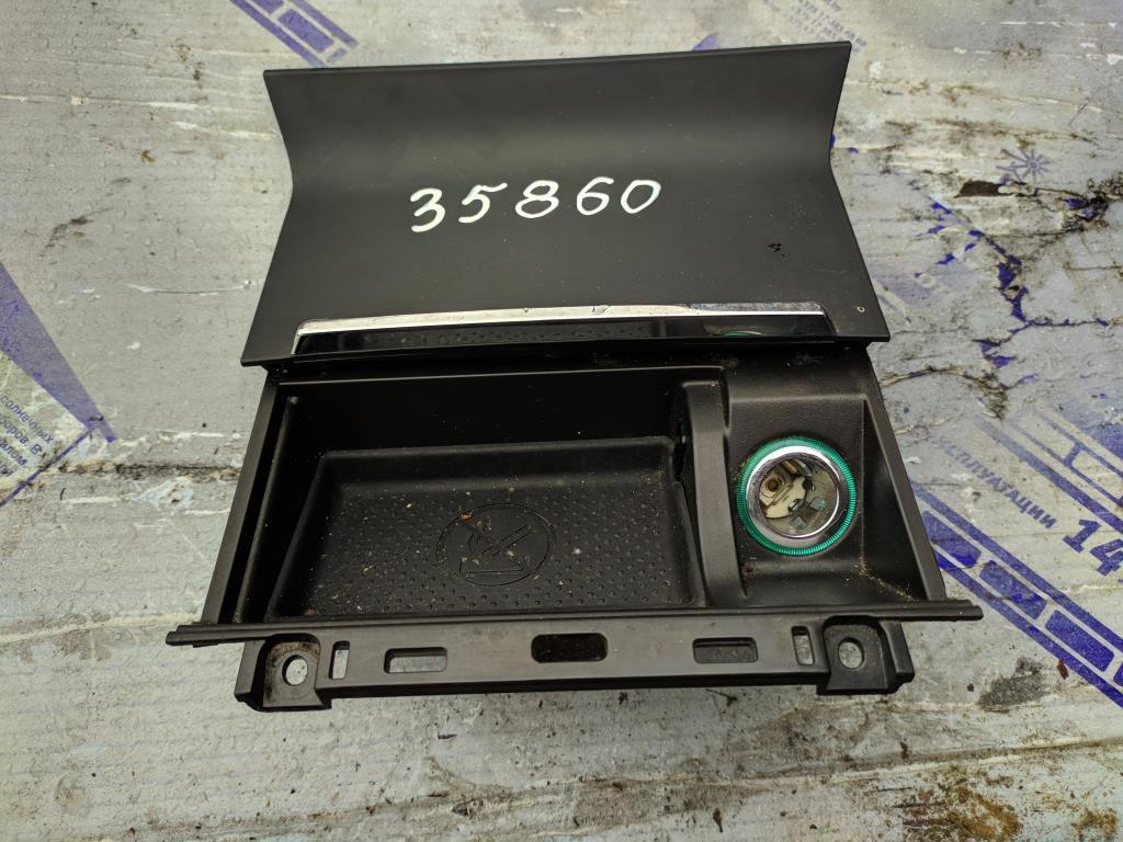 пепельница Skoda Superb 2 поколение 2011, 1.8 л., TSI, дизель, хетчбэк 5 дв., 3T0857962B, 3T0863077B, . - фото №1