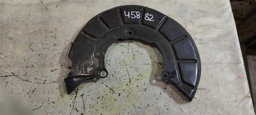защитный кожух тормозного механизма Volkswagen Passat B6 2007, 2.0 л., TDi, дизель, седан, 1K0615312F, . - фото №1