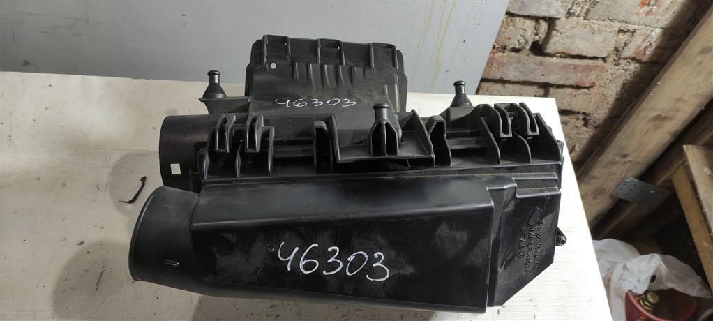корпус воздушного фильтра Mercedes-Benz E-Класс W212/S212/C207/A207 2012, 1.8 л., бензин, седан, 271.860, A2710940304, A2710901601 - фото №1